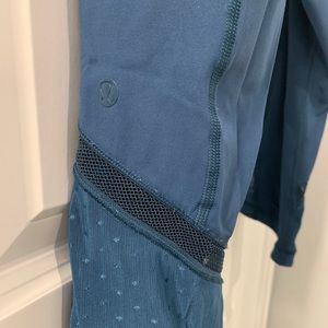 Lululemon dot crop leggings